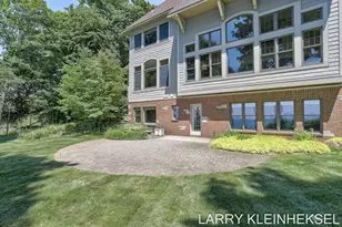5645 N Lakeshore Dr, Holland, MI 49424 - Photo 98