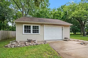 702 N Orient St, Kalamazoo, MI 49004 - Photo 4