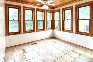 210 E Ash St, Three Oaks, MI 49128 - Photo 10