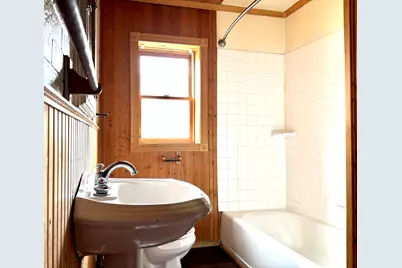 210 E Ash Street, Three Oaks, MI 49128 - Photo 18
