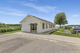 12409 Bayview Dr, Wayland, MI 49348 - Photo 58
