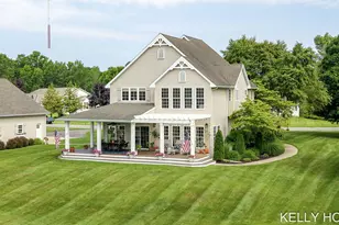 12409 Bayview Dr, Wayland, MI 49348 - Photo 2