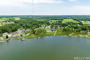 12409 Bayview Dr, Wayland, MI 49348 - Photo 74