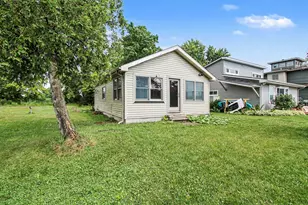 9405 Linck Dr, Pinckney, MI 48169 - Photo 2