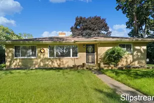 168 E Delaware Ave, Benton Harbor, MI 49022 - Photo 1