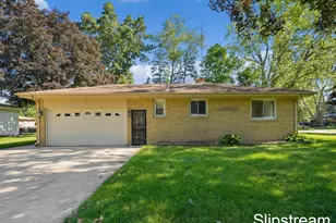168 E Delaware Ave, Benton Harbor, MI 49022 - Photo 2