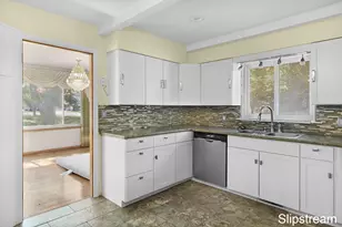 168 E Delaware Ave, Benton Harbor, MI 49022 - Photo 6