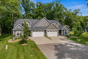 1222 Lochaven Cir, Hillsdale, MI 49242 - Photo 16