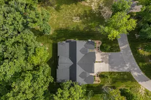 1222 Lochaven Cir, Hillsdale, MI 49242 - Photo 14