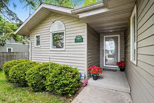 9525 Woodlawn, Portage, MI 49002 - Photo 2