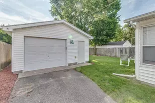 79 S Cedar Ave, Battle Creek, MI 49037 - Photo 4