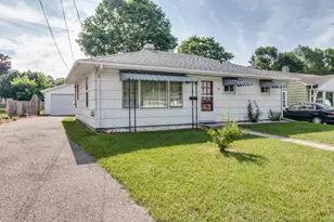 79 S Cedar Ave, Battle Creek, MI 49037 - Photo 2