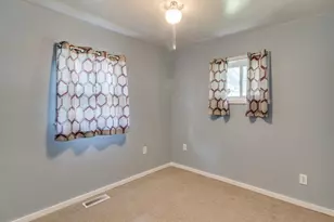 79 S Cedar Ave, Battle Creek, MI 49037 - Photo 14