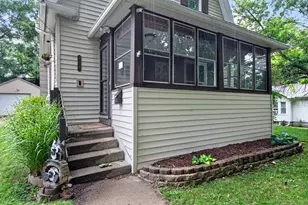 916 Lincoln St, Jackson, MI 49202 - Photo 8