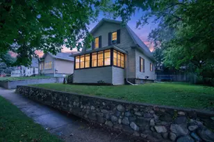 916 Lincoln St, Jackson, MI 49202 - Photo 1