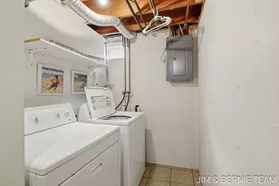 2238 Edgewood Ave SE, Grand Rapids, MI 49546 - Photo 32