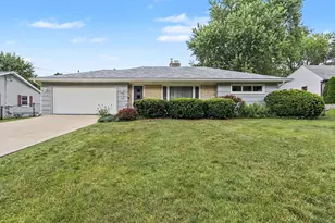 243 Briar Hill Dr, Battle Creek, MI 49015 - Photo 2