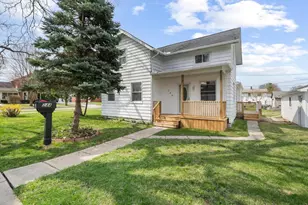 244 Cass St, Dundee, MI 48131 - Photo 2