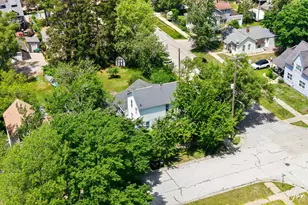 1889 Robinson St, Muskegon, MI 49441 - Photo 36