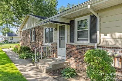 686 Andover Street SE, Grand Rapids, MI 49548 - Photo 2