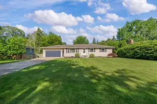 2214 Lynn Dr, Saint Joseph, MI 49085 - Photo 2