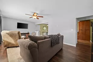 2214 Lynn Dr, Saint Joseph, MI 49085 - Photo 6