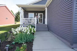 5624 KINGSLEY DR, Rockford, MI 49341 - Photo 2