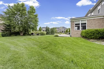 5887 Strawberry Circle, Commerce Township, MI 48382 - Photo 10