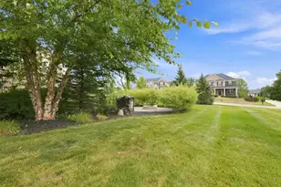 5887 Strawberry Cir, Commerce Township, MI 48382 - Photo 58