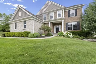 5887 Strawberry Cir, Commerce Township, MI 48382 - Photo 8