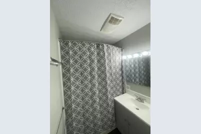 204 W Berry Avenue, Lansing, MI 48910 - Photo 12