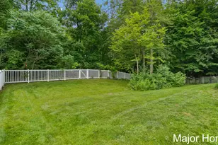 3480 Meadow Grove Dr SE, Kentwood, MI 49512 - Photo 54