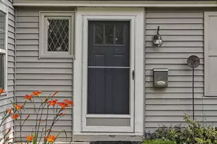 131 E 31st St, Holland, MI 49423 - Photo 2