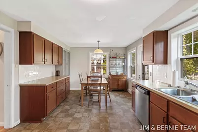131 E 31st Street, Holland, MI 49423 - Photo 28