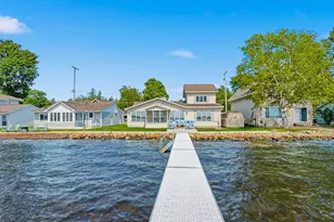 1027 E Lake Mitchell Dr, Cadillac, MI 49601 - Photo 2