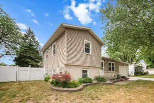5077 Madison Ave SE, Kentwood, MI 49548 - Photo 4
