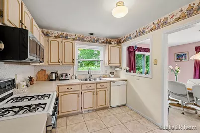 6635 E Via Vista Court NE, Rockford, MI 49341 - Photo 8