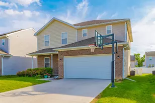 1643 Golfview Dr, Ypsilanti, MI 48198 - Photo 2