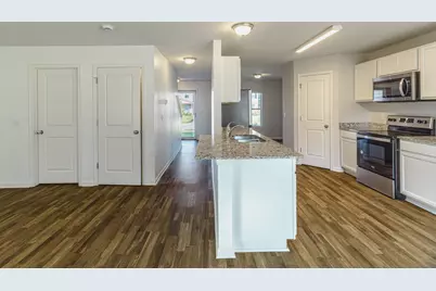 1643 Golfview Drive, Ypsilanti, MI 48198 - Photo 12