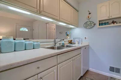 44507 N Umberland Circle, Canton, MI 48187 - Photo 12