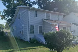 321 Oakwood Ave, Clark Lake, MI 49234 - Photo 2