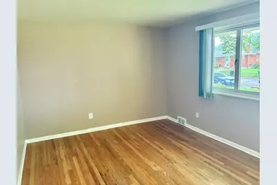 15435 Bainbridge Street, Livonia, MI 48154 - Photo 10