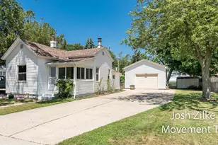 1215 Columbus Ave, Grand Haven, MI 49417 - Photo 2