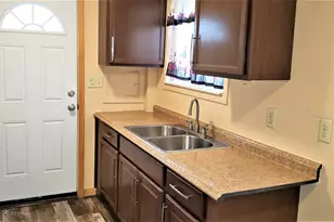 640 Calder St, Ypsilanti, MI 48198 - Photo 4