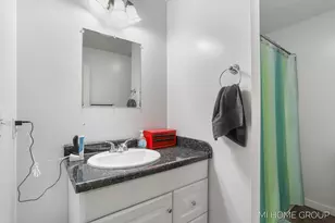 3729 Hickoryrow Ct, Holland, MI 49424 - Photo 32