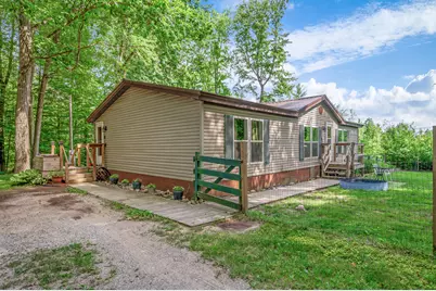 756 N Cottonwood Avenue, White Cloud, MI 49349 - Photo 2
