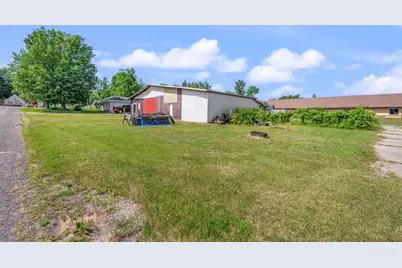 417 Walnut Street, Howard City, MI 49329 - Photo 4