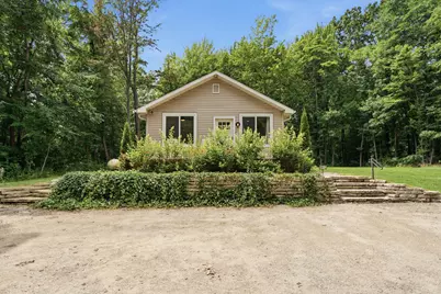 5912 Madison Street, Coloma, MI 49038 - Photo 2