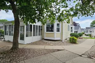 1009 Village Ln, Jenison, MI 49428 - Photo 2