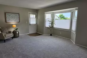 1009 Village Ln, Jenison, MI 49428 - Photo 8